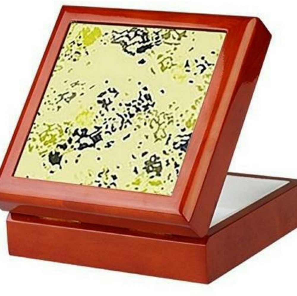 Keepsake Jewelry Box